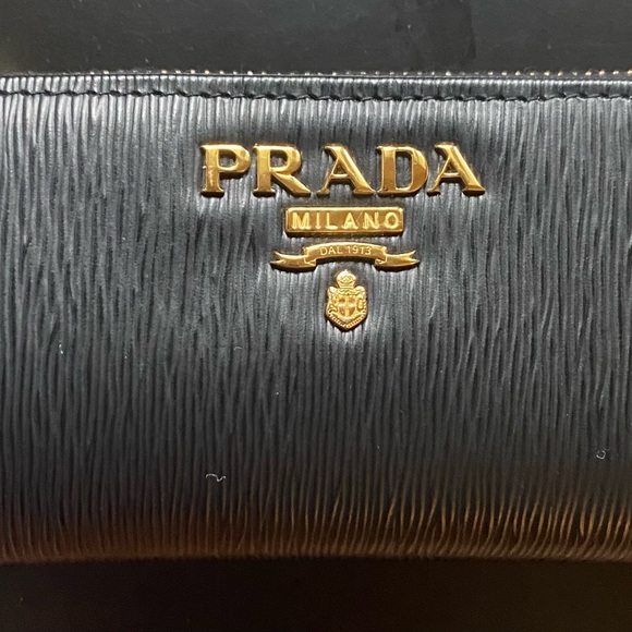 Prada card wallet - Picture 3 of 7